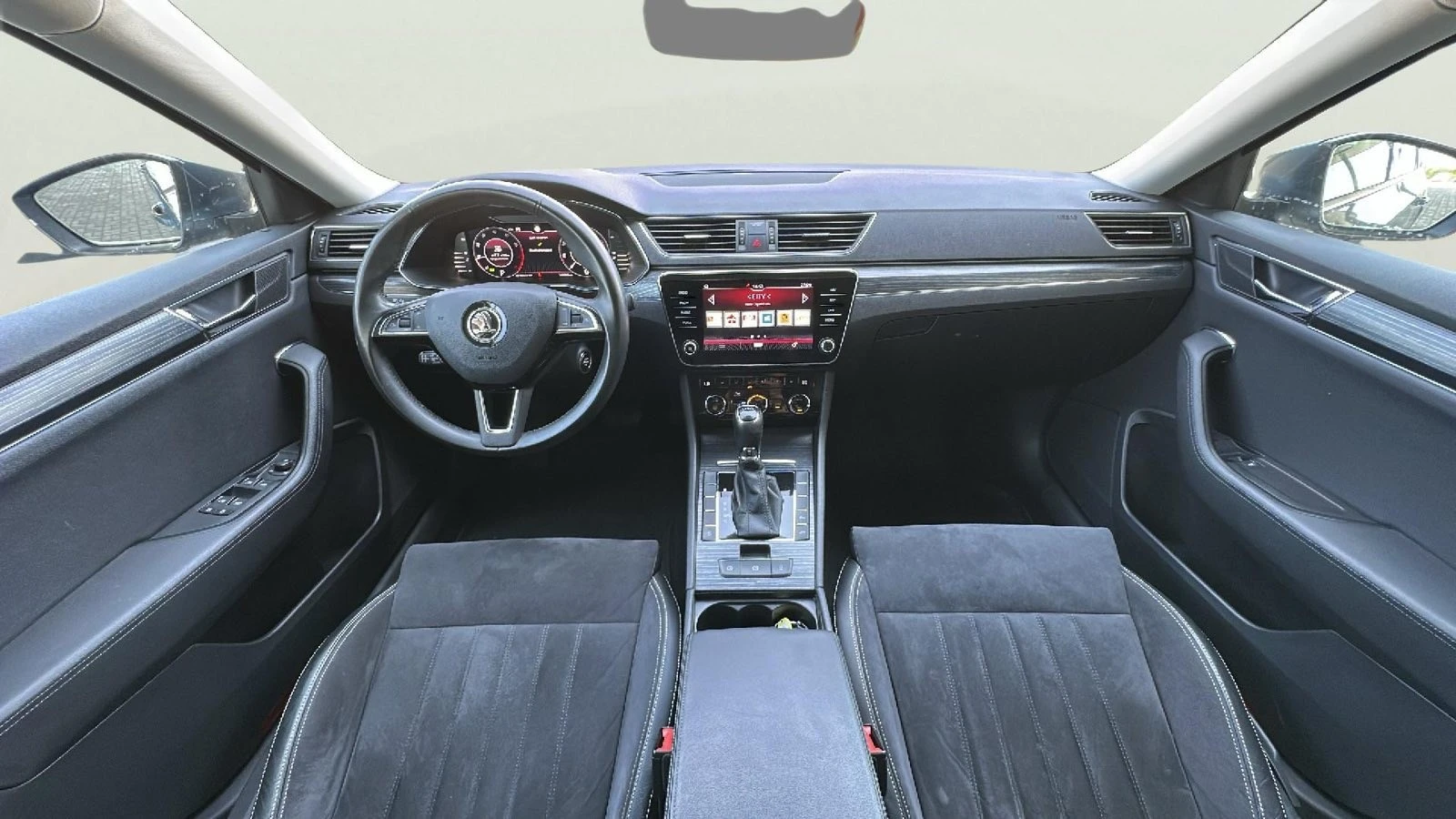 Skoda Superb 1.5 TSI, снимка 10 - Автомобили и джипове - 54540033
