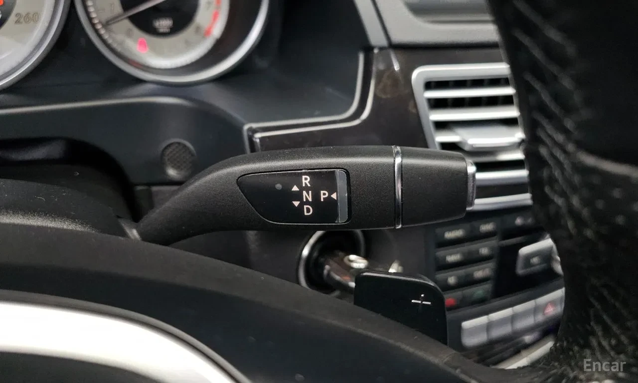 Mercedes-Benz E 200 AVANTGARDE, снимка 7 - Автомобили и джипове - 54735750