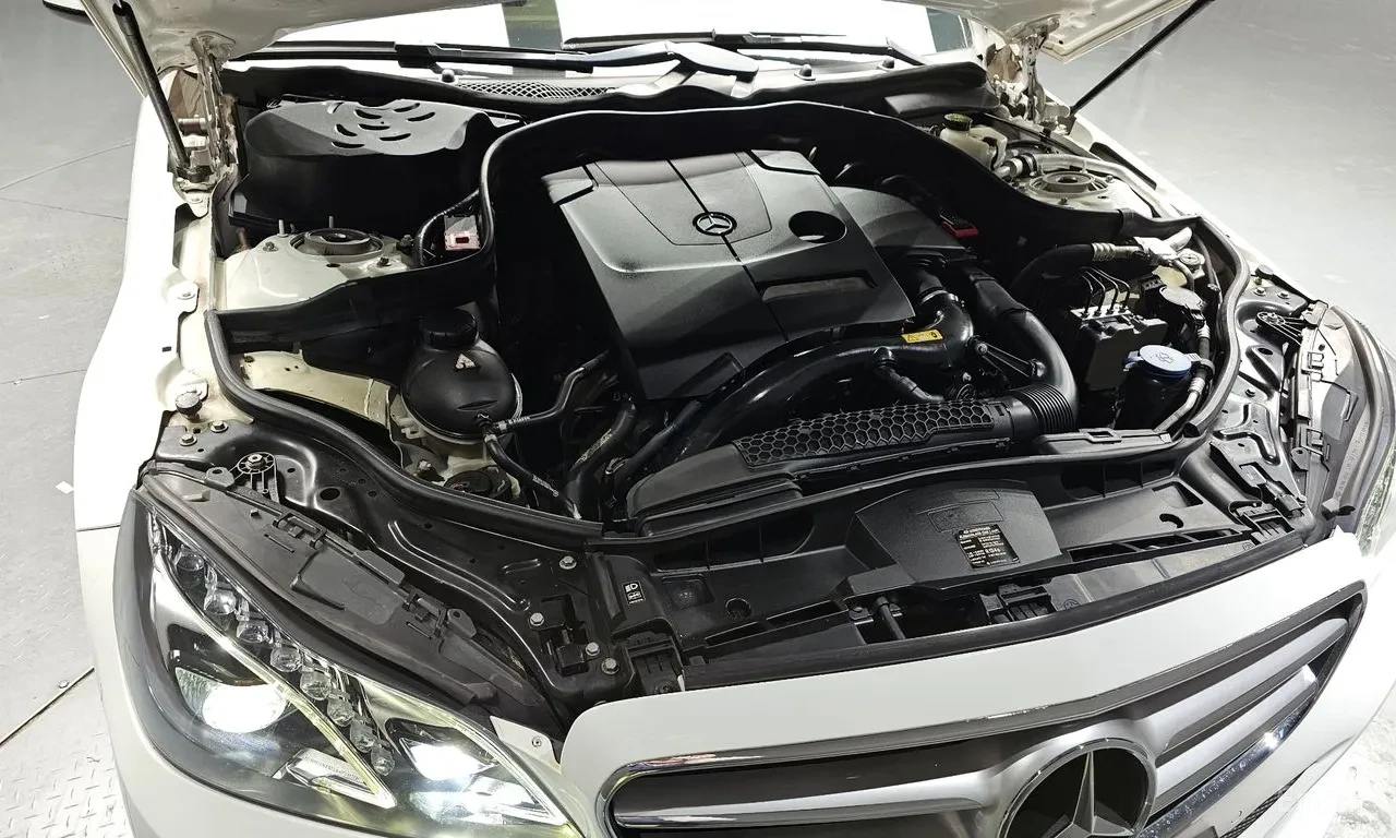 Mercedes-Benz E 200 AVANTGARDE, снимка 17 - Автомобили и джипове - 54735750