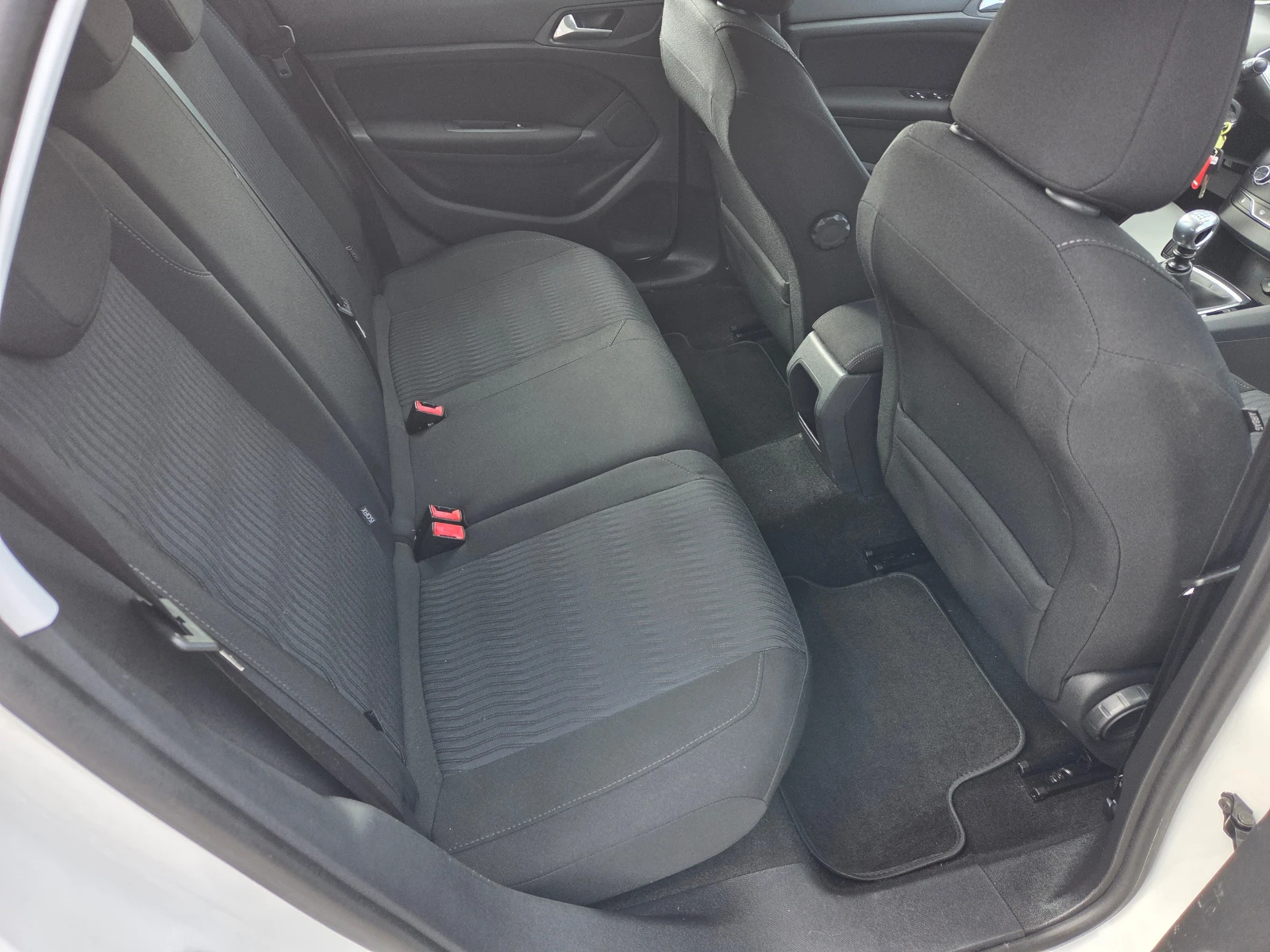 Peugeot 308 1.6 BlueHDI/SW/Navi, снимка 11 - Автомобили и джипове - 54777949