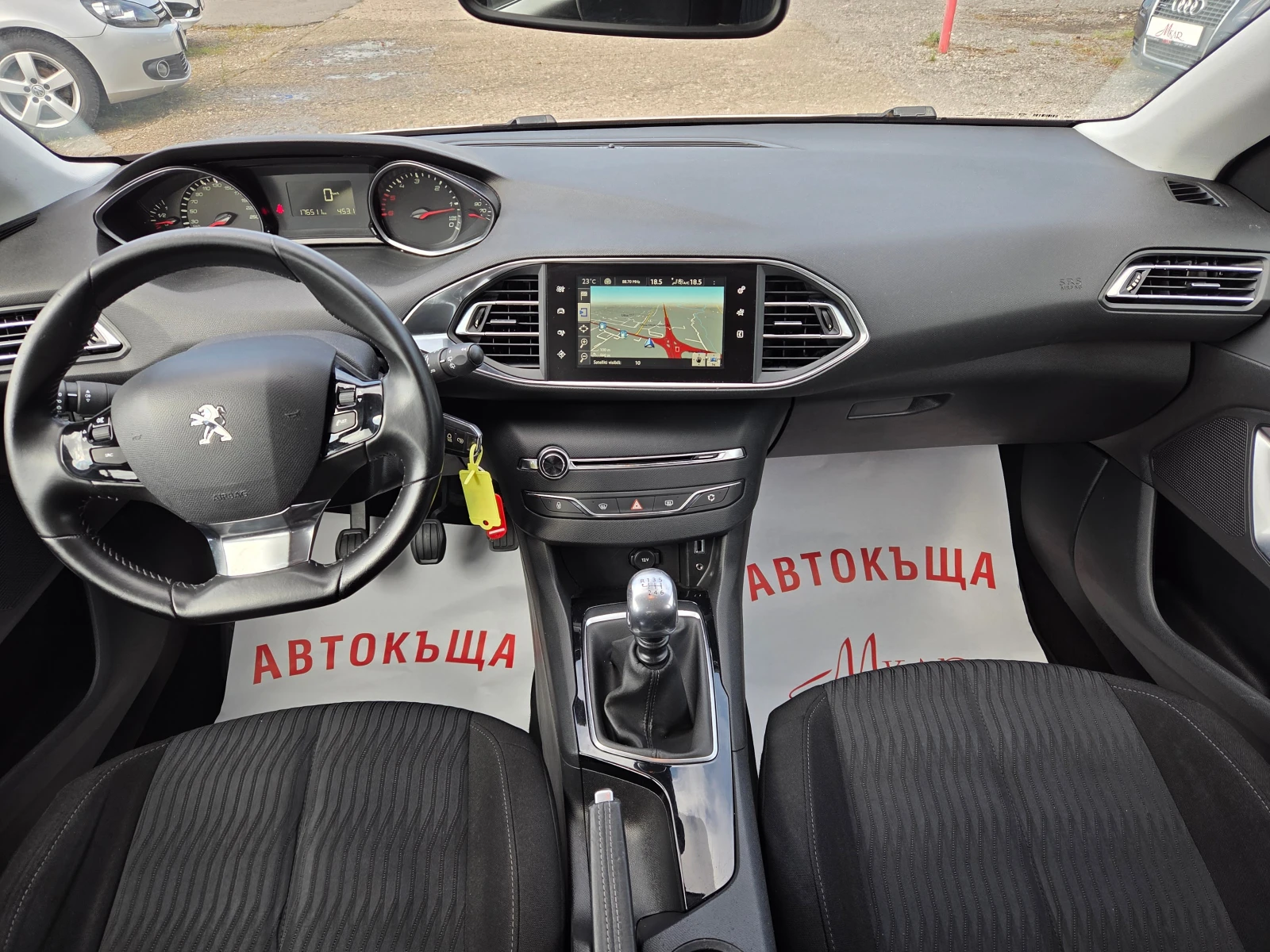 Peugeot 308 1.6 BlueHDI/SW/Navi, снимка 12 - Автомобили и джипове - 54777949