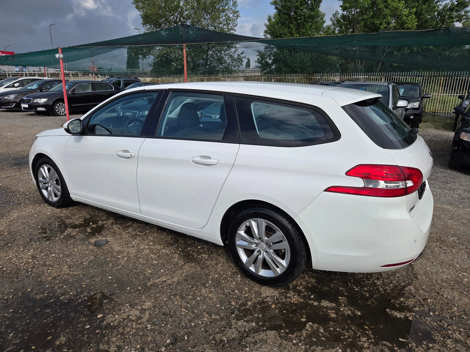 Peugeot 308 1.6 BlueHDI/SW/Navi, снимка 6 - Автомобили и джипове - 54777949