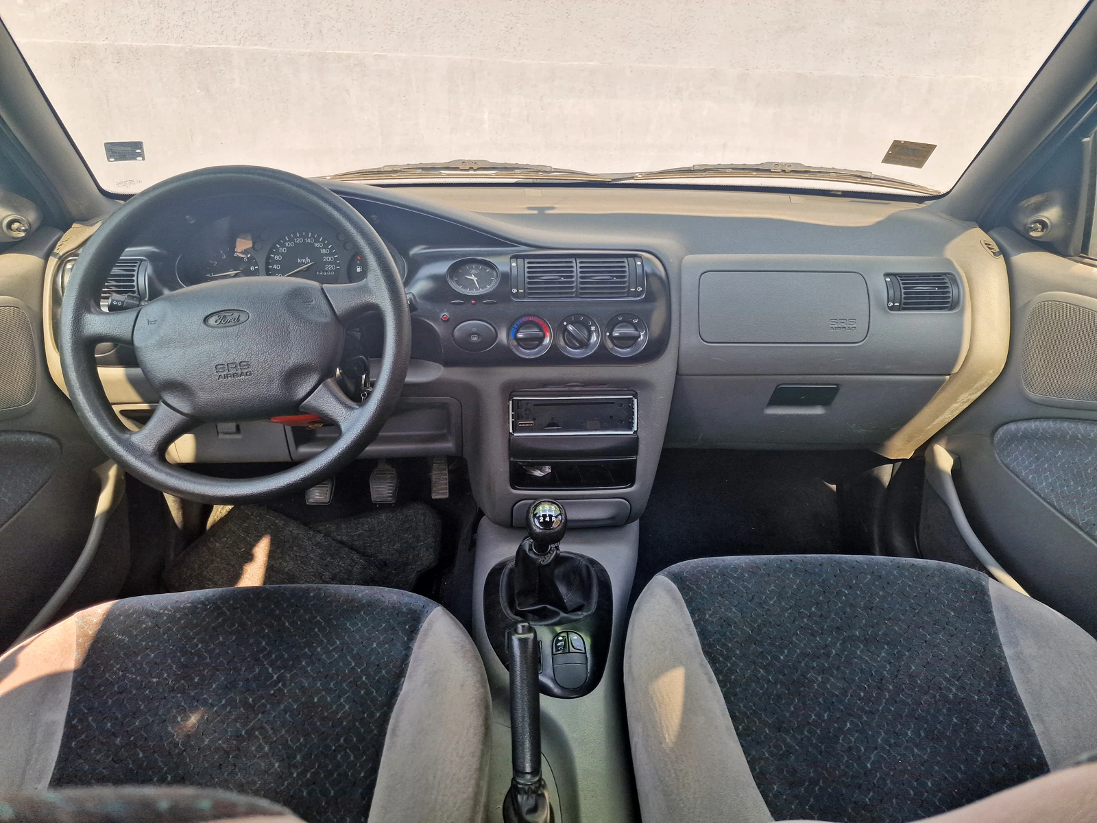 Ford Escort 1.4 , снимка 13 - Автомобили и джипове - 54888855