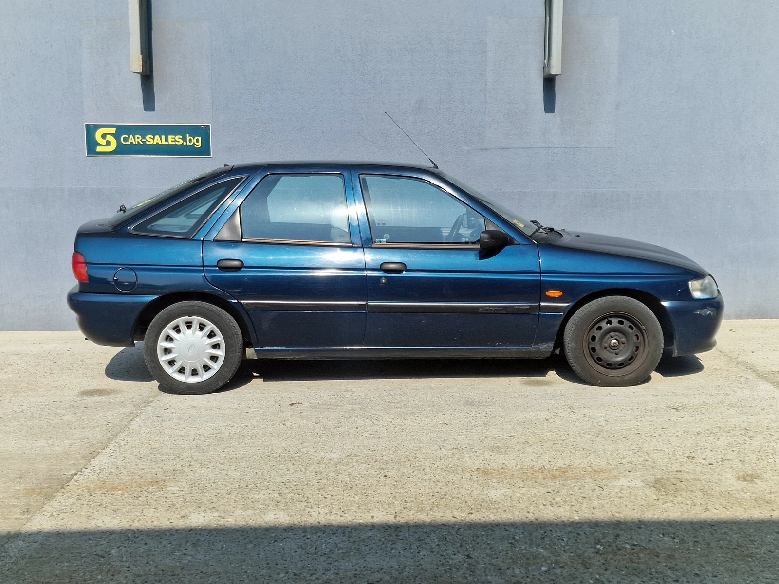 Ford Escort 1.4 , снимка 9 - Автомобили и джипове - 54888855