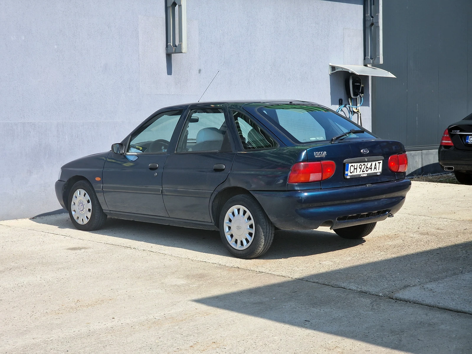 Ford Escort 1.4 , снимка 6 - Автомобили и джипове - 54888855