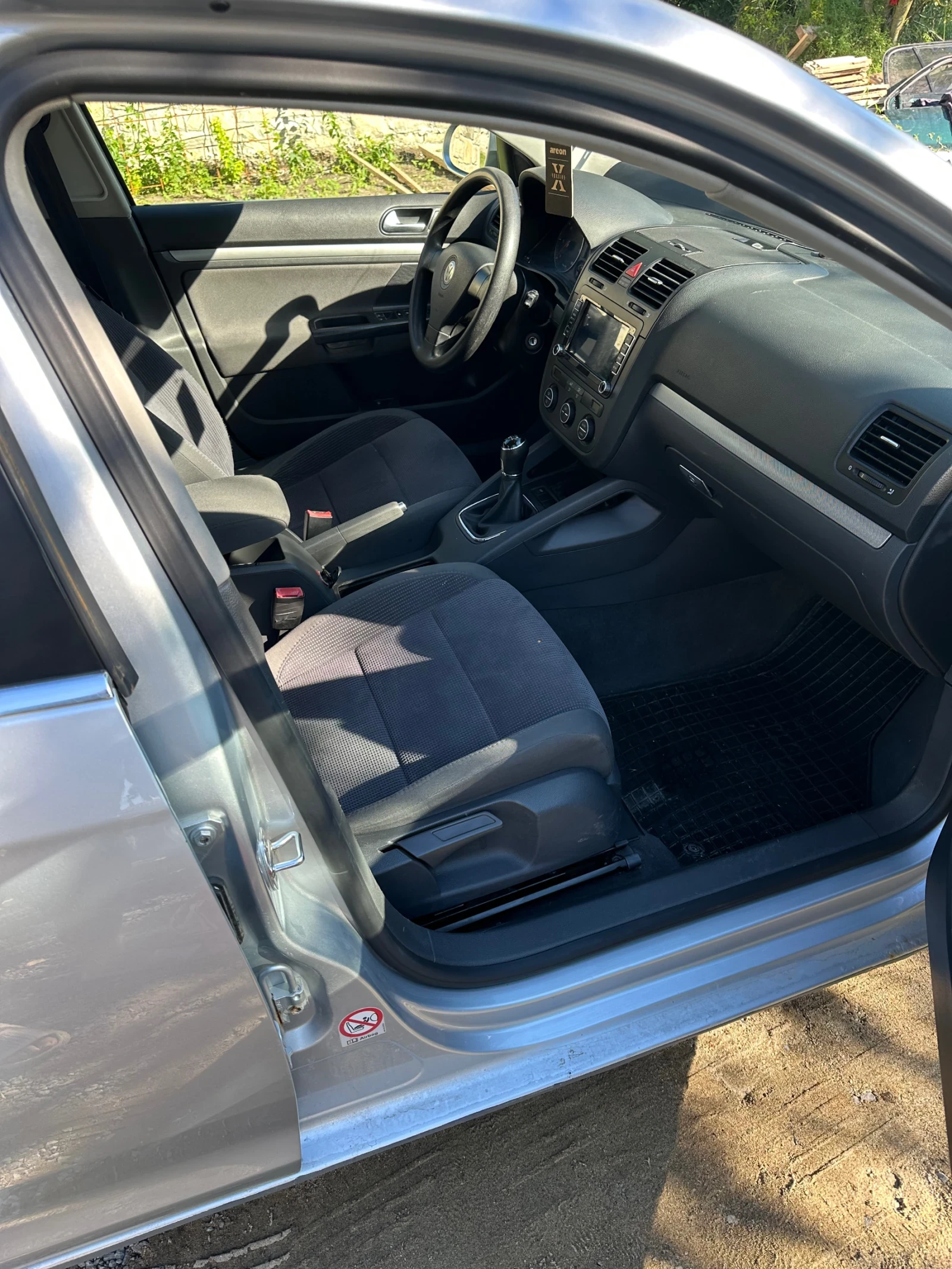 VW Jetta 1.9, снимка 6 - Автомобили и джипове - 54933846