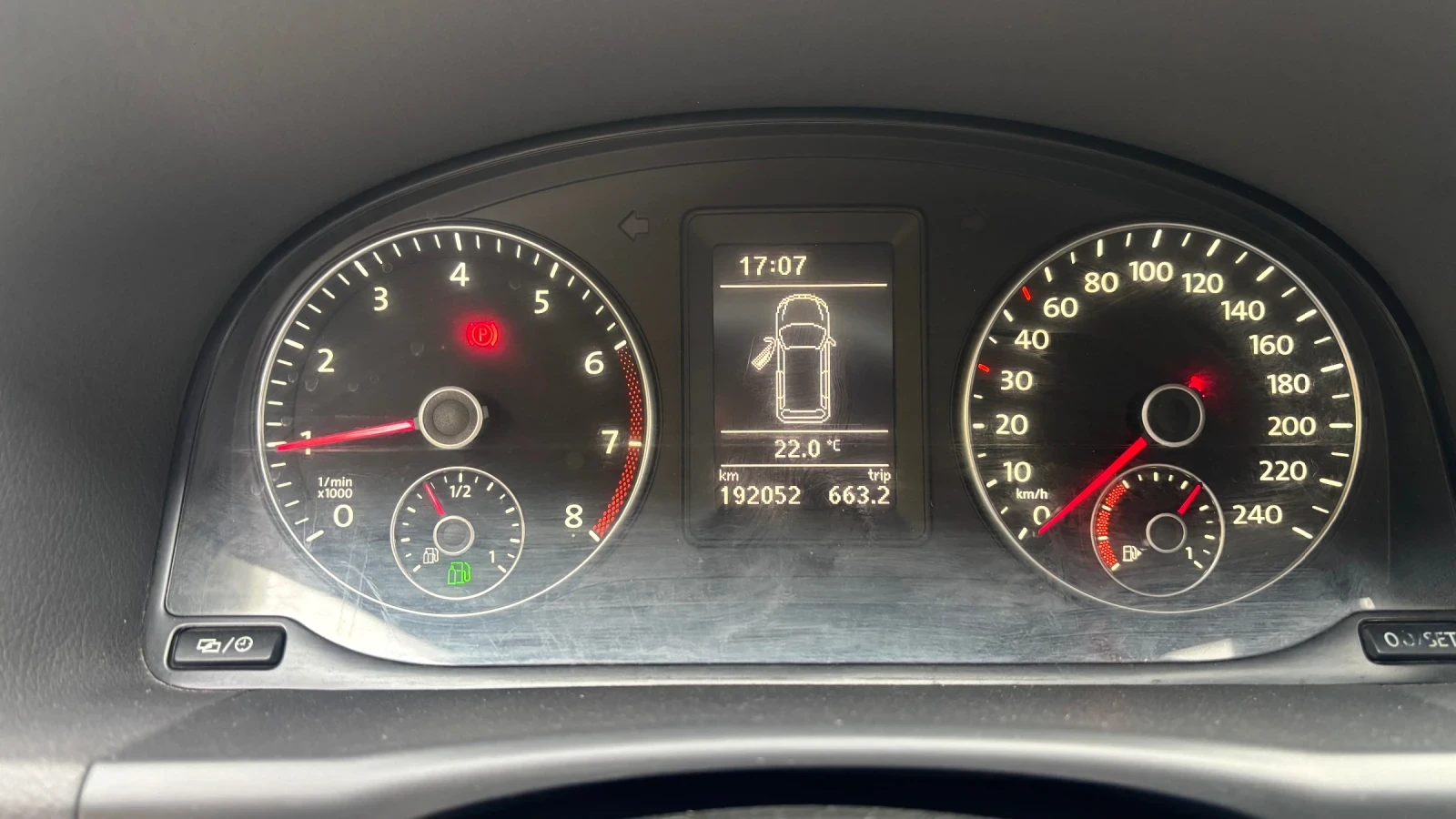 VW Touran, снимка 6 - Автомобили и джипове - 54962672