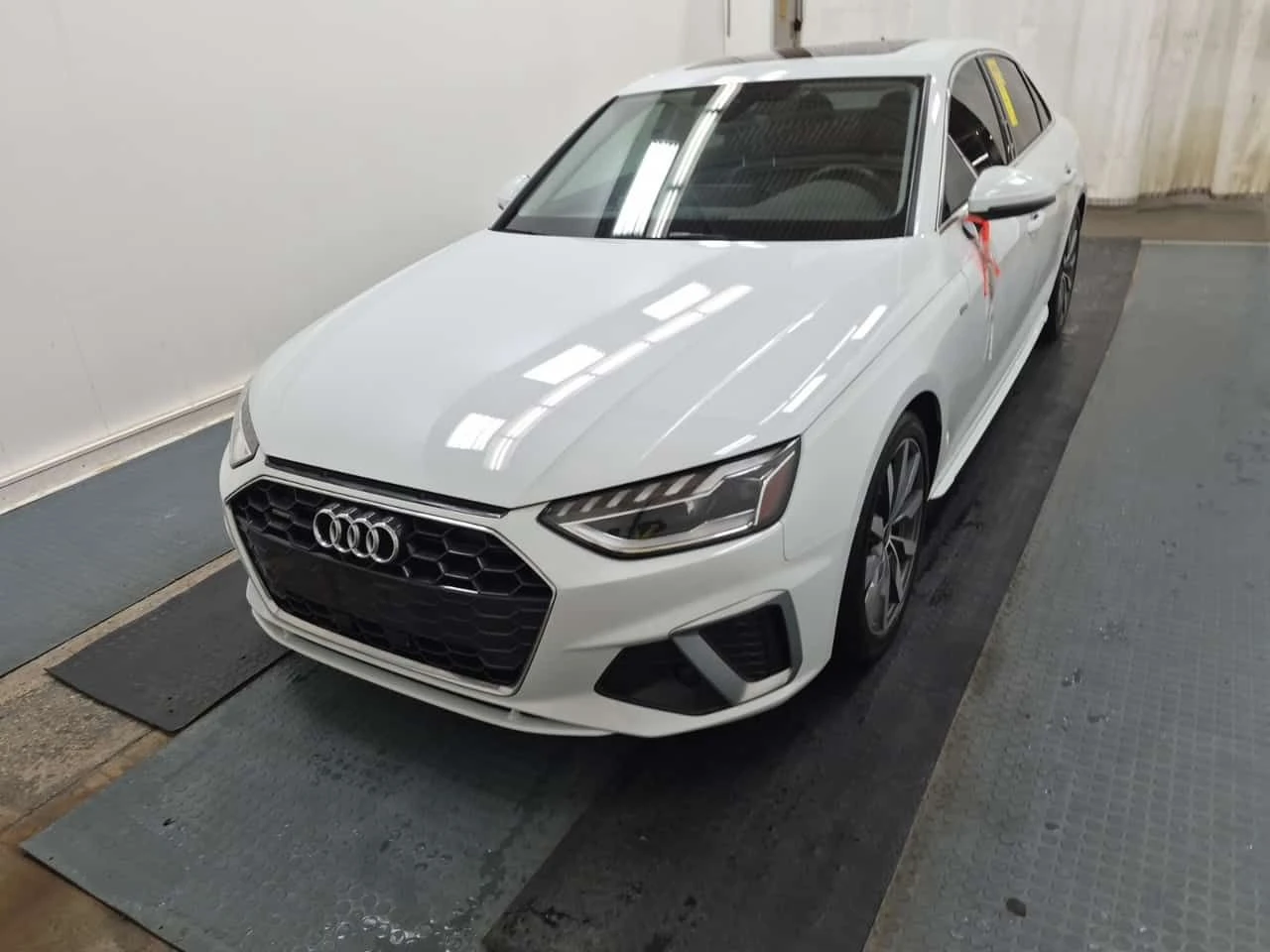 Audi A4 PROGRESSIV /DISTRONIC/LED/ШИБИДАХ/АВТОКРЕДИТ