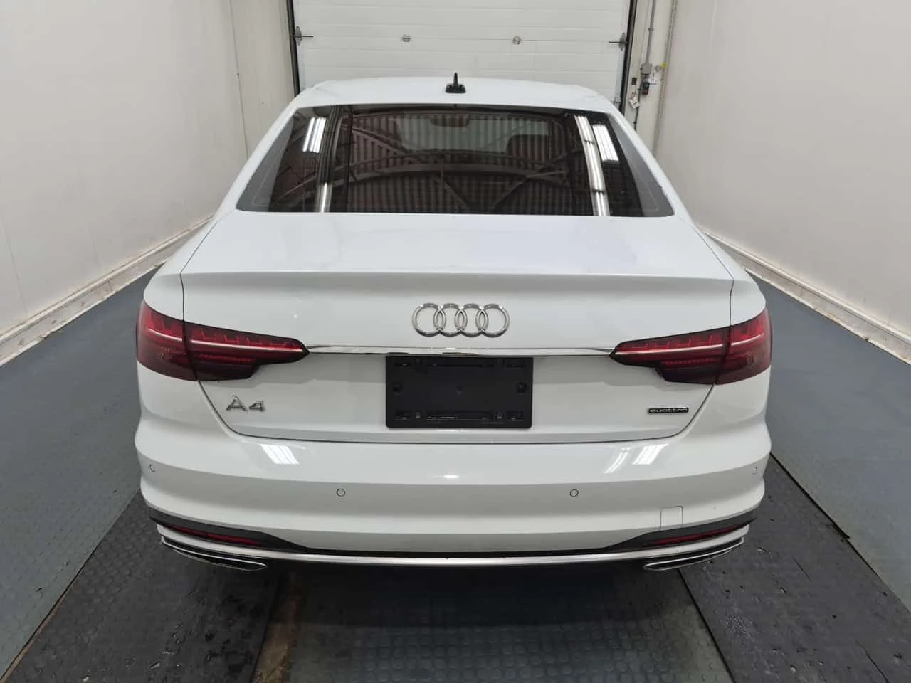 Audi A4 PROGRESSIV /DISTRONIC/LED/ШИБИДАХ/АВТОКРЕДИТ, снимка 6 - Автомобили и джипове - 55076327