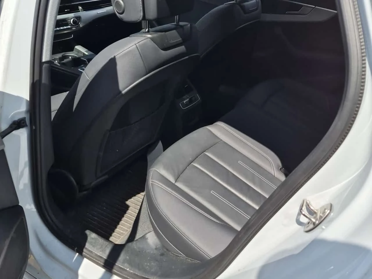 Audi A4 PROGRESSIV /DISTRONIC/LED/ШИБИДАХ/АВТОКРЕДИТ, снимка 14 - Автомобили и джипове - 55076327
