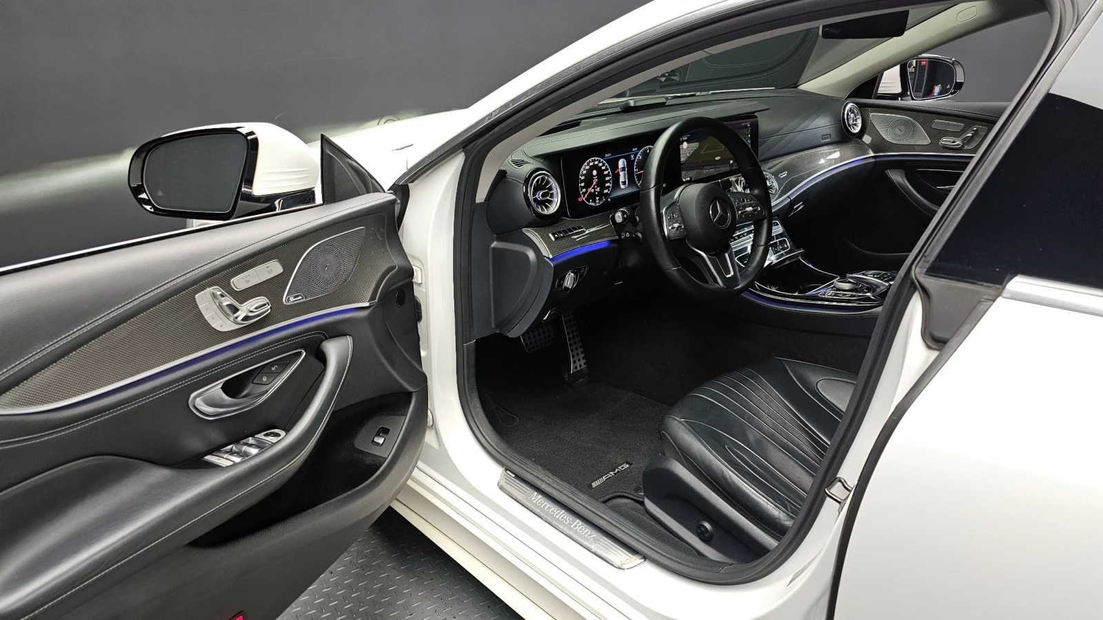 Mercedes-Benz CLS 300 AMG line//Подгрев/ШИБЕДАХ//HUD/, снимка 10 - Автомобили и джипове - 55299260