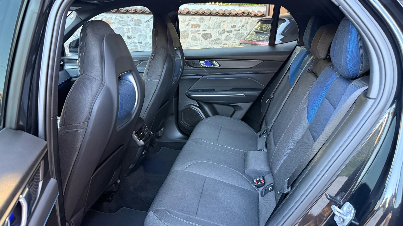 LynkCo 01 1.5 Plugin 23k km!!! | Mobile.bg � ����������� 10