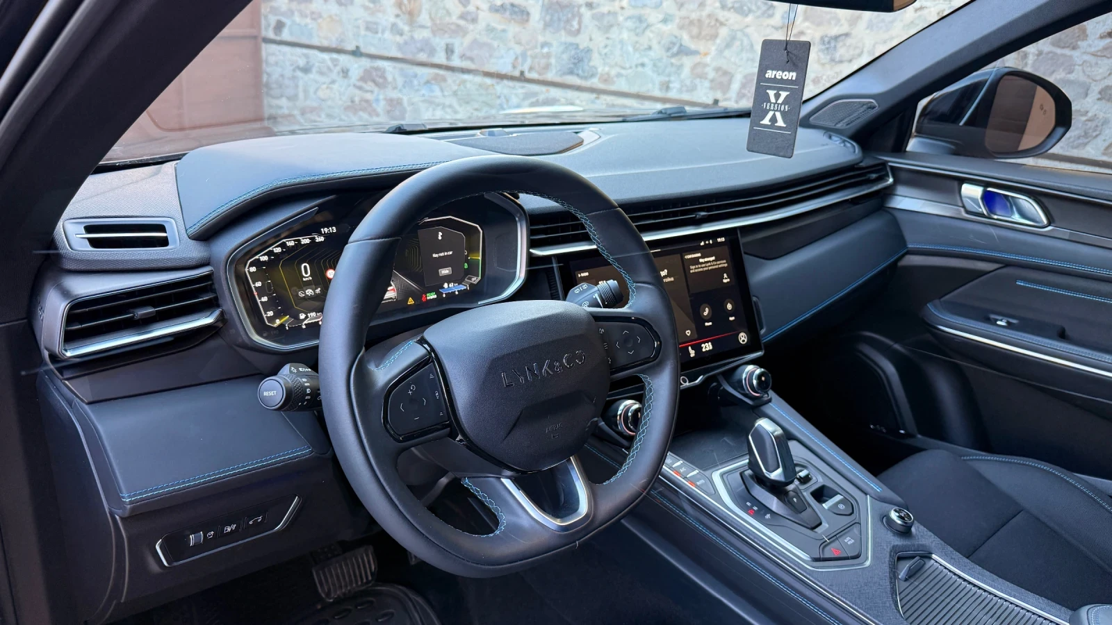 LynkCo 01 1.5 Plugin 23k km!!! | Mobile.bg � ����������� 8