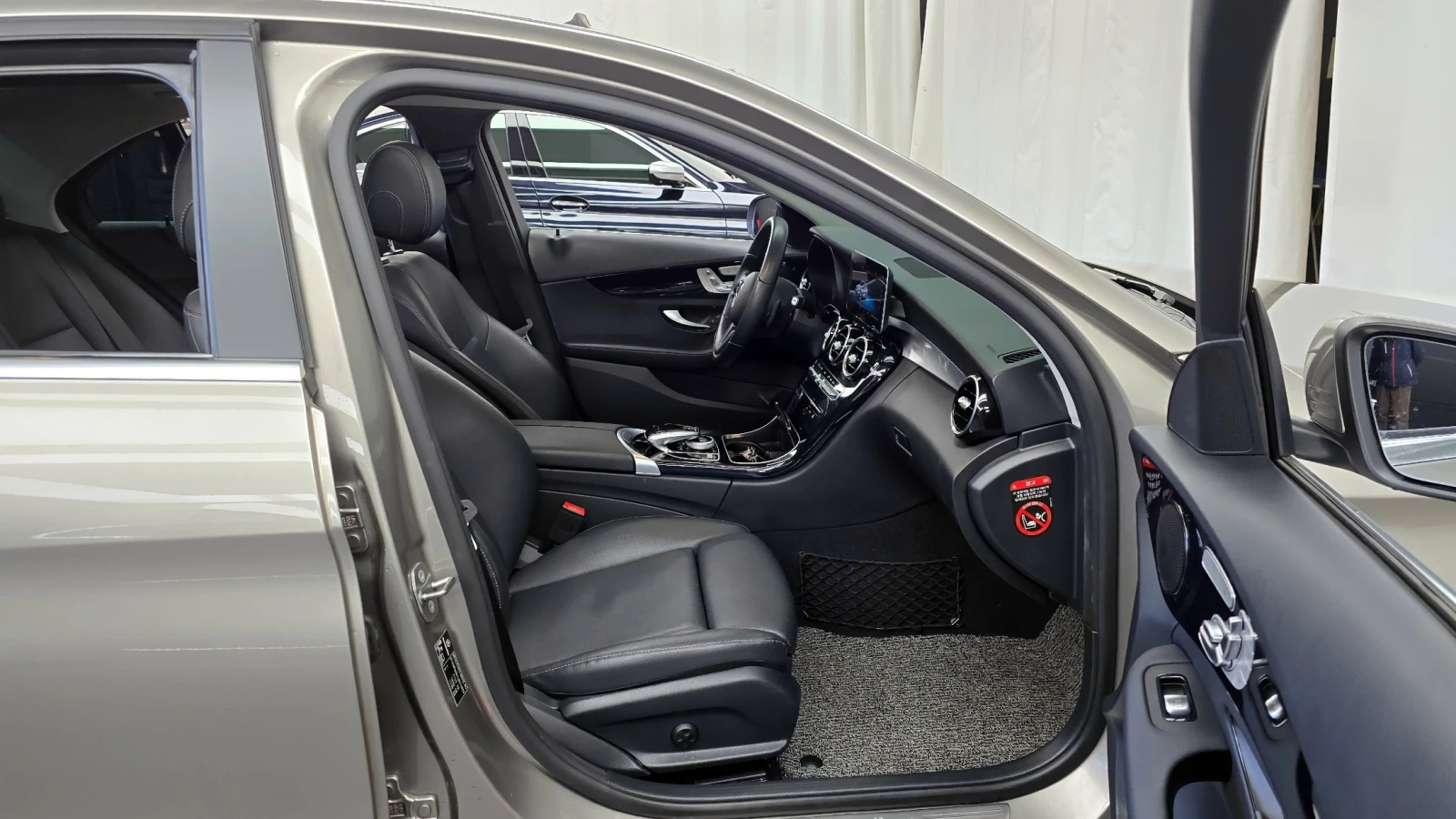Mercedes-Benz C 200, снимка 9 - Автомобили и джипове - 56283372