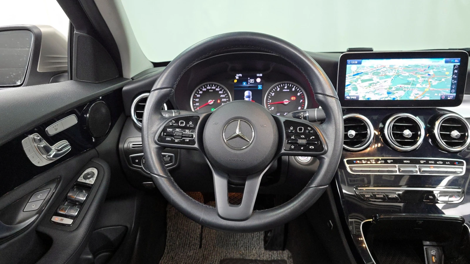 Mercedes-Benz C 200, снимка 11 - Автомобили и джипове - 56283372