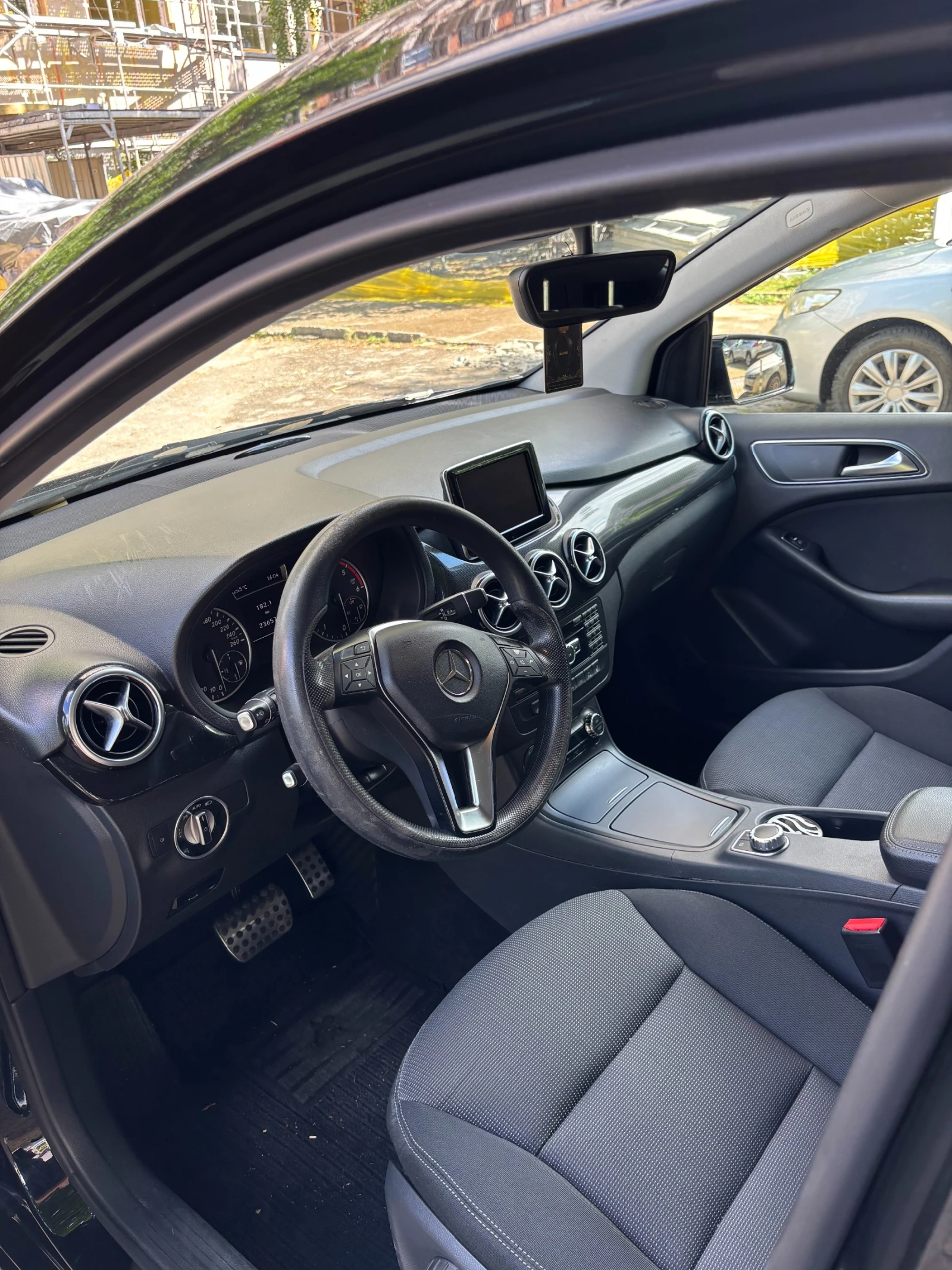 Mercedes-Benz B 200, снимка 6 - Автомобили и джипове - 56460899