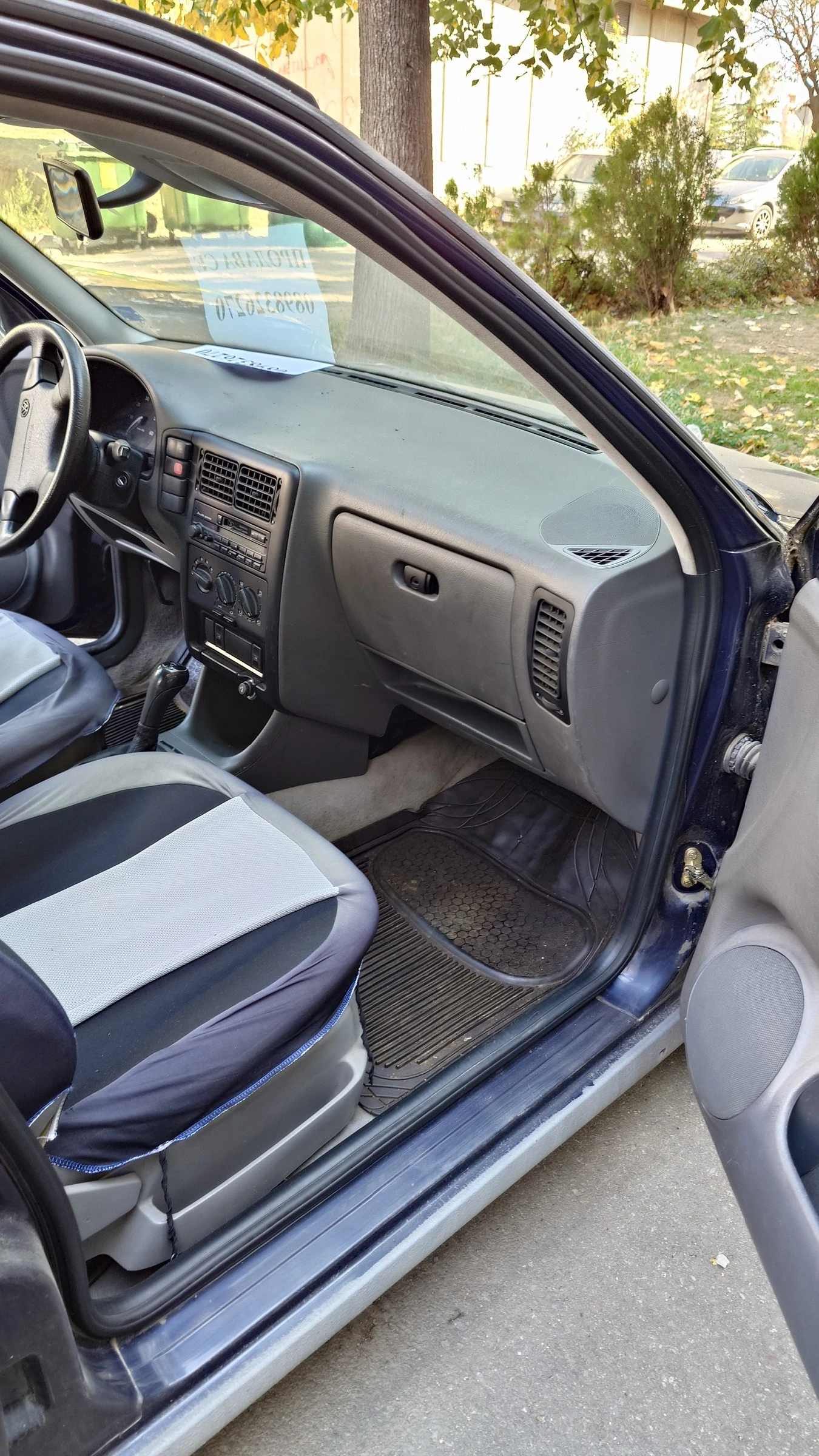 VW Polo 1.4i, снимка 8 - Автомобили и джипове - 56480343