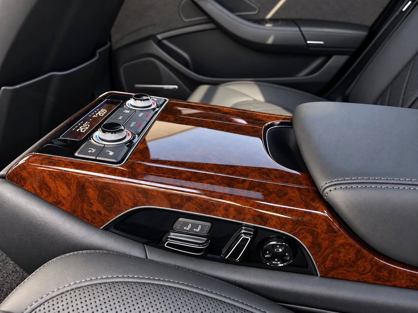Audi A8 4.0T Full, снимка 13 - Автомобили и джипове - 56631011