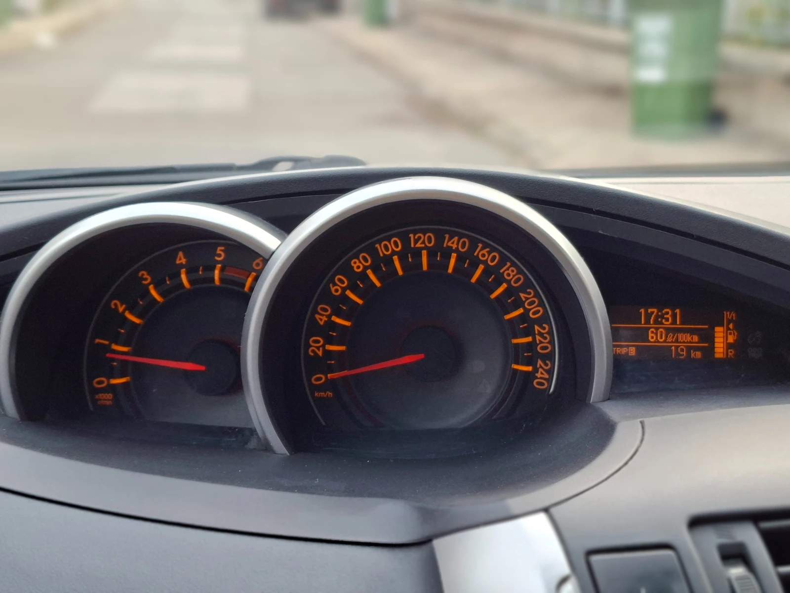 Toyota Verso 2.0 D4D (126к.с.), снимка 10 - Автомобили и джипове - 56691264