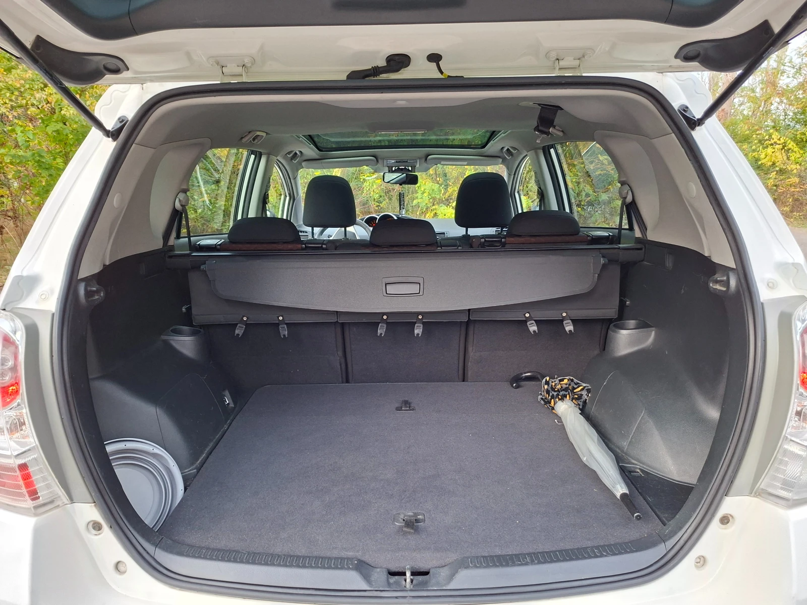 Toyota Verso 2.0 D4D (126к.с.), снимка 14 - Автомобили и джипове - 56691264