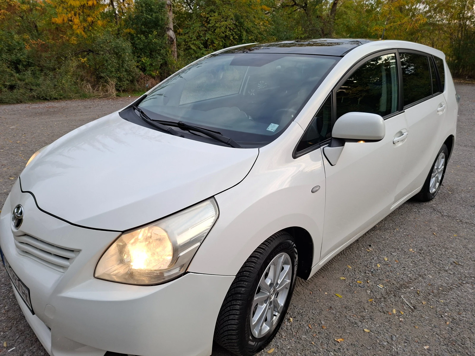 Toyota Verso 2.0 D4D (126к.с.), снимка 2 - Автомобили и джипове - 56691264
