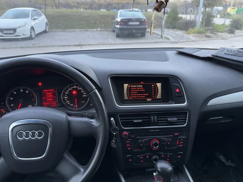 Audi Q5 2.0 T quattro, снимка 10 - Автомобили и джипове - 52626153