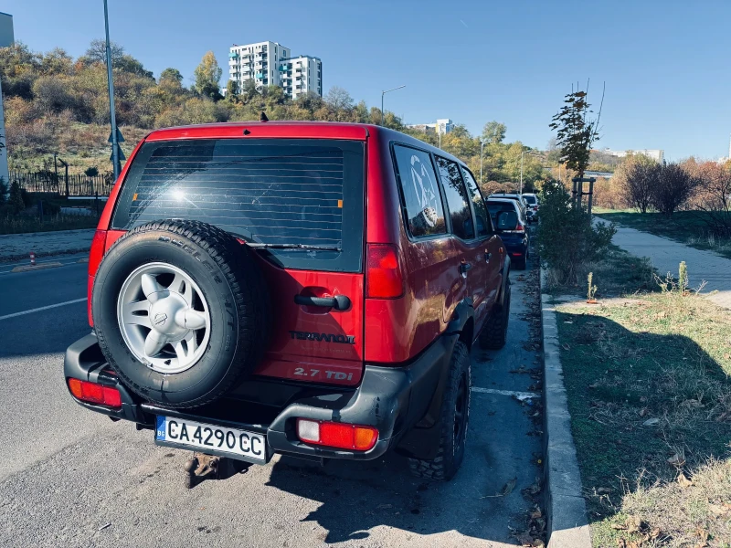 Nissan Terrano 2.7 TDi , снимка 3 - Автомобили и джипове - 52337967