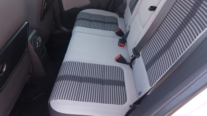 VW Tiguan 2.0TDI 4×4, снимка 12 - Автомобили и джипове - 53164557