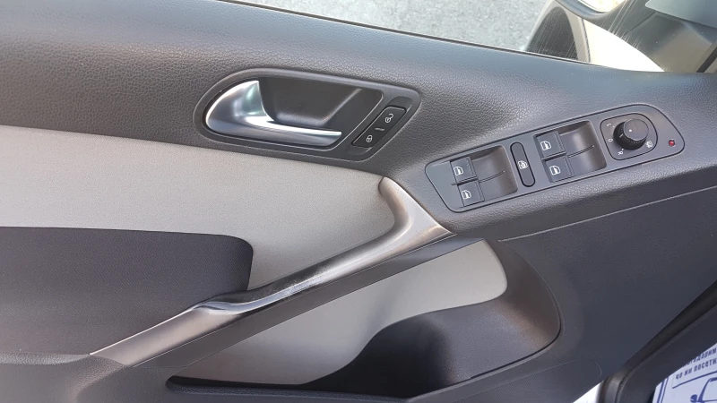 VW Tiguan 2.0TDI 4×4, снимка 13 - Автомобили и джипове - 53164557