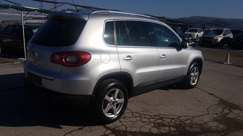 VW Tiguan 2.0TDI 4×4, снимка 5 - Автомобили и джипове - 53164557