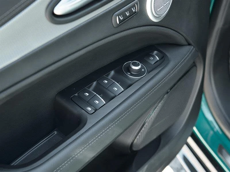 Alfa Romeo Stelvio Veloce AWD | Verde Fangio Metallic | ��� | Mobile.bg � ����������� 12