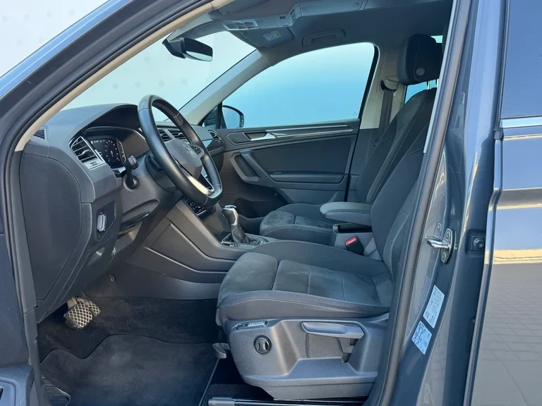 VW Tiguan Elegance 2.0 TDI SCR 4MOTION DSG, снимка 7 - Автомобили и джипове - 56020494