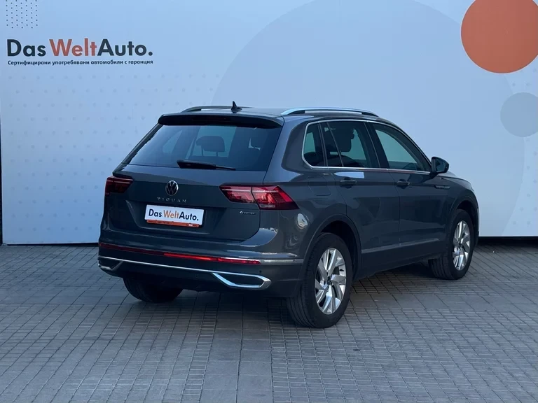 VW Tiguan Elegance 2.0 TDI SCR 4MOTION DSG, снимка 4 - Автомобили и джипове - 56020494