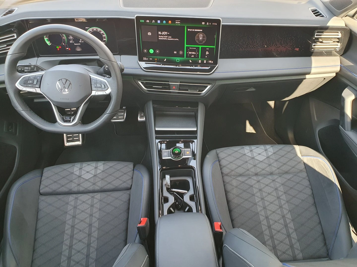 VW Tiguan R-Line 2.0 TDI SCR 4MOTION DSG - изображение 6