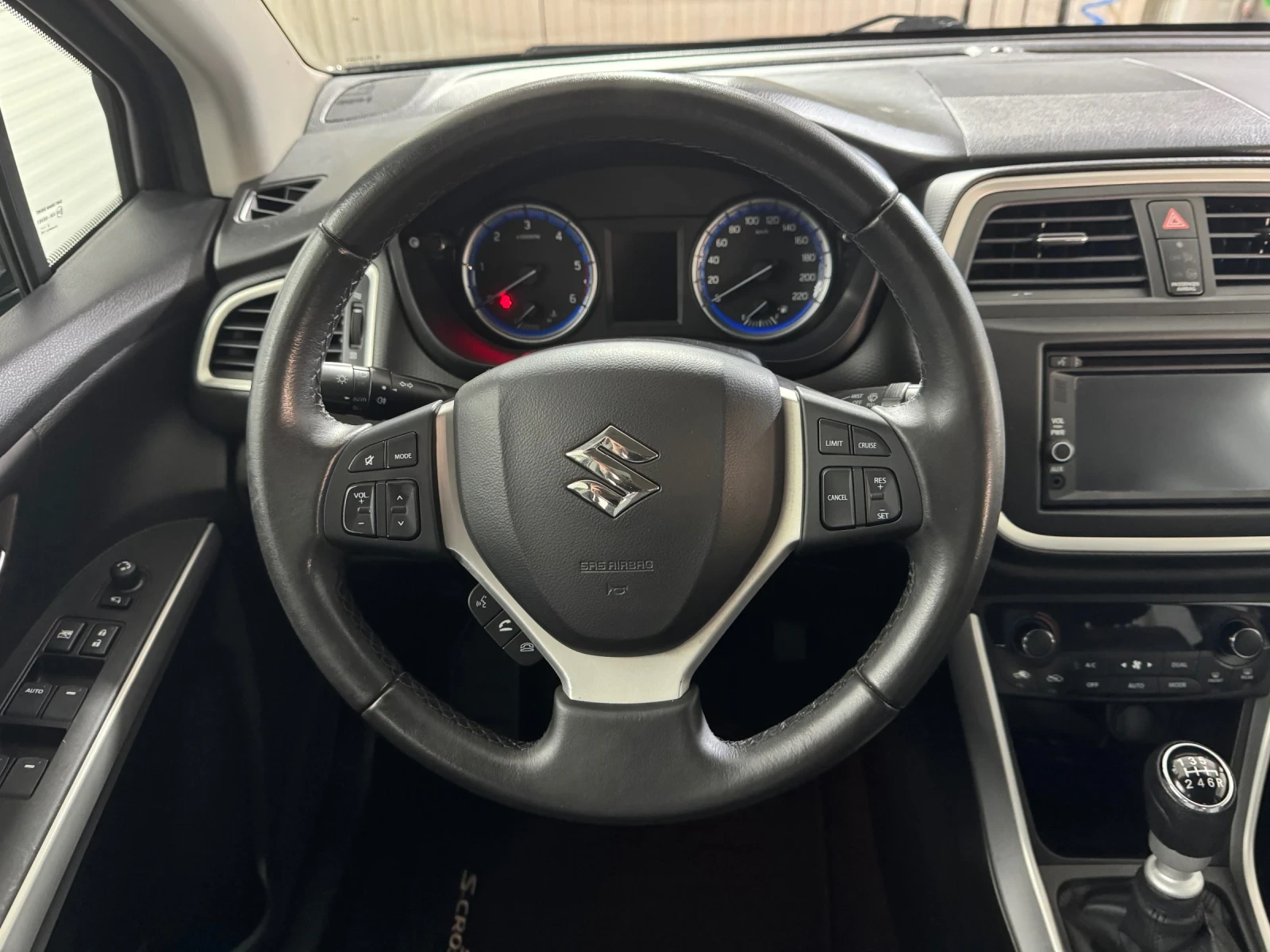 Suzuki SX4 S-Cross 1.6 D - 4x4 * Блокаж * Keyless * Camera * Xenon, снимка 11 - Автомобили и джипове - 54195641