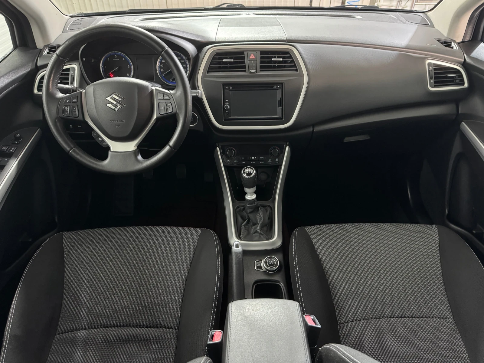 Suzuki SX4 S-Cross 1.6 D - 4x4 * Блокаж * Keyless * Camera * Xenon, снимка 10 - Автомобили и джипове - 54195641