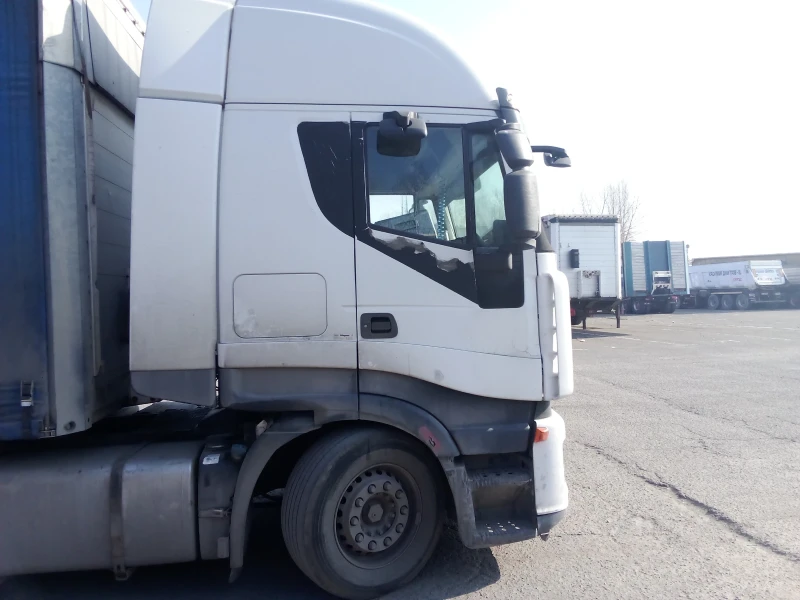 Iveco Stralis, снимка 9 - Камиони - 49553615