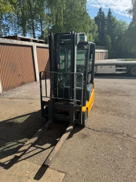      Jungheinrich EFG 215 GE115-330ZT