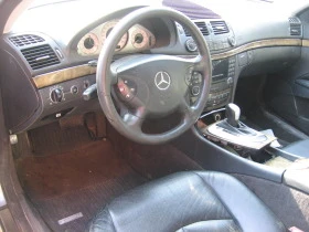 Mercedes-Benz E 320 4 MATIK, снимка 2