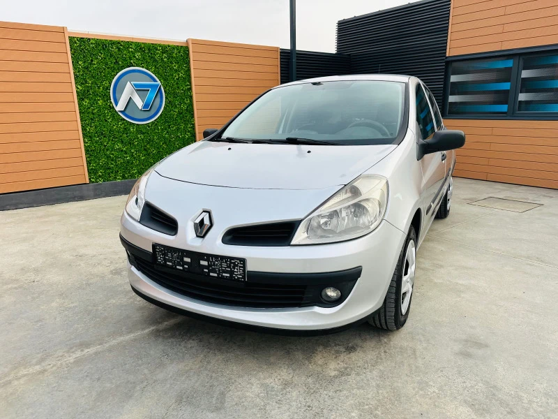 Renault Clio, снимка 1 - Автомобили и джипове - 41758728