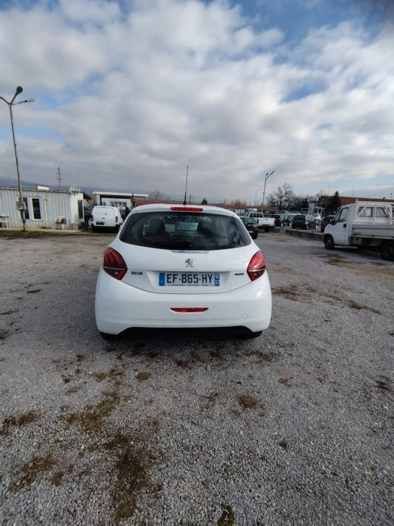 Peugeot 208 1.6 HDI, снимка 5 - Автомобили и джипове - 47532856