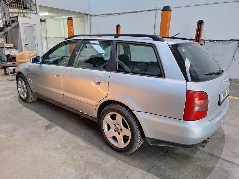 Audi A4 1.8T Quattro AEB, снимка 5 - Автомобили и джипове - 48323183