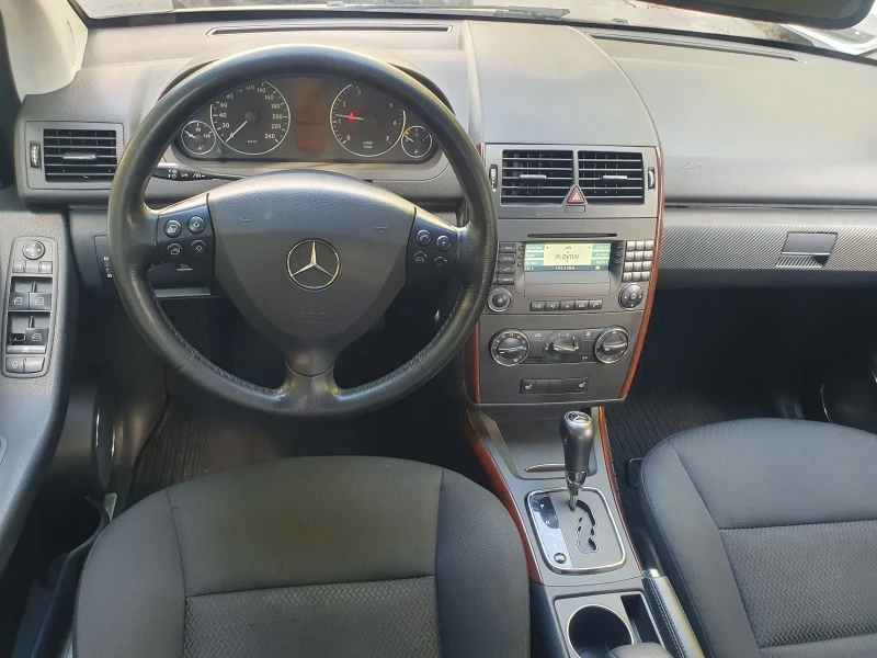 Mercedes-Benz A 150 1.5 AUT KLIMA PODGREV 4 vr, снимка 11 - Автомобили и джипове - 51625876