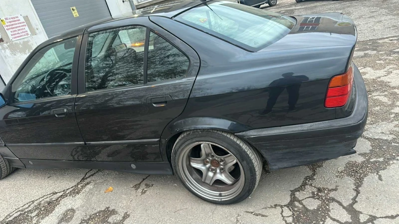 BMW 320, снимка 3 - Автомобили и джипове - 52232763