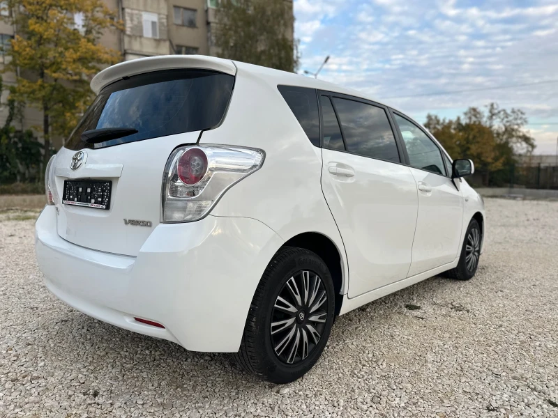 Toyota Verso 1.8//SKY ACTIVE//147//, снимка 8 - Автомобили и джипове - 52281178