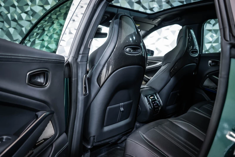 Aston Martin DBX 707* Carbon* Bowers & Wilkins, снимка 14 - Автомобили и джипове - 52538963