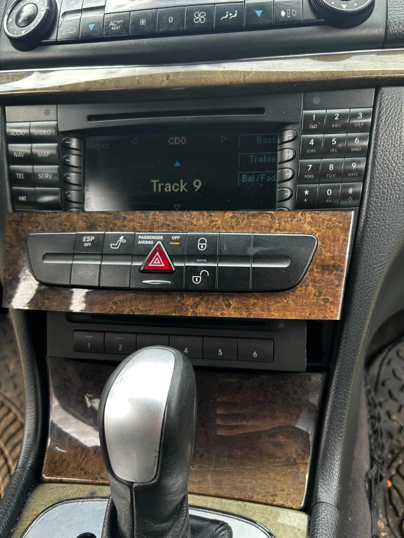 Mercedes-Benz E 270 Авангард?, снимка 8 - Автомобили и джипове - 52667191