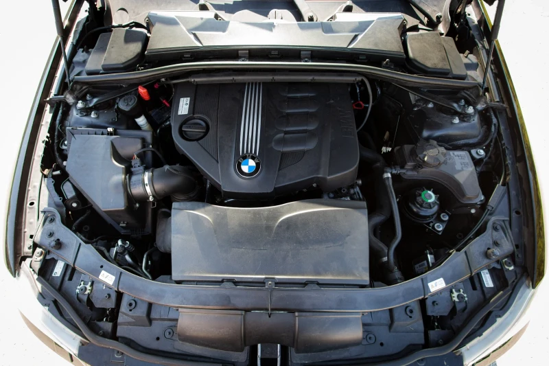 BMW 320, снимка 9 - Автомобили и джипове - 52796284