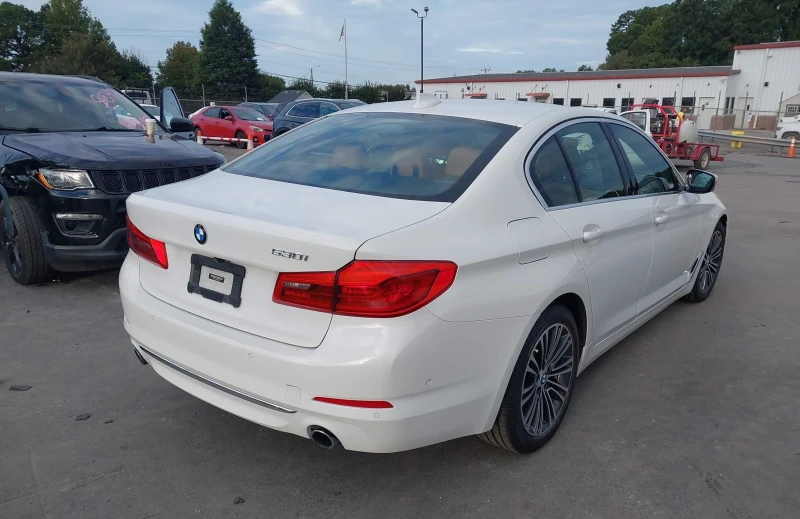 BMW 530 ПОДГРЕВ* AMBIENT* HEAD-UP* Harman/kardon* 360, снимка 4 - Автомобили и джипове - 52856429