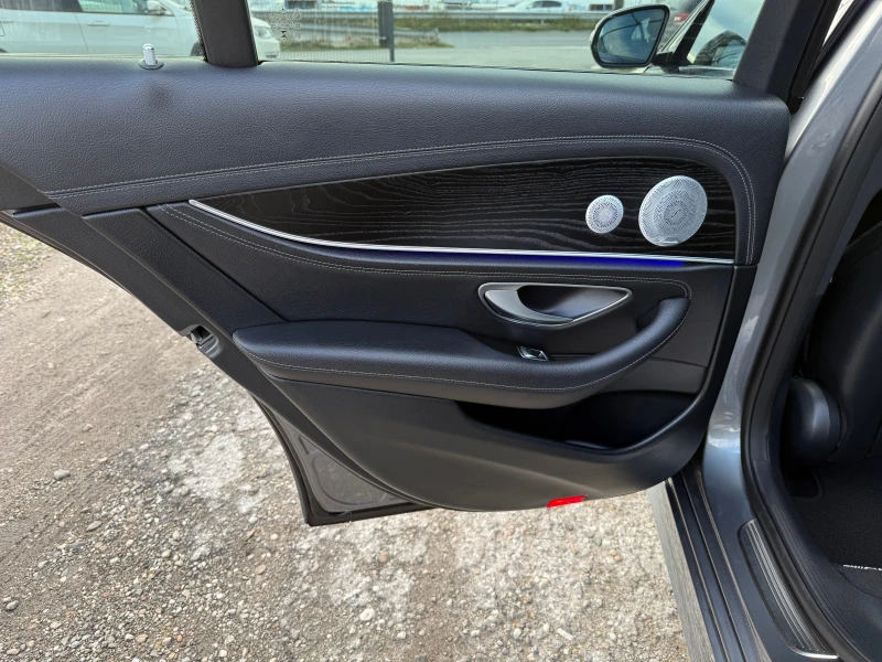 Mercedes-Benz E 220 камери 360, снимка 10 - Автомобили и джипове - 53046615
